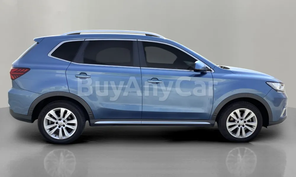 Vehicle photo 3
