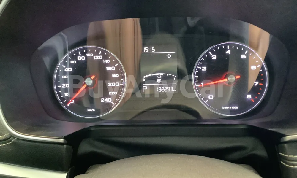 Vehicle photo 8