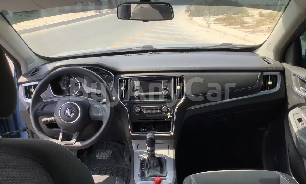 Vehicle photo 7