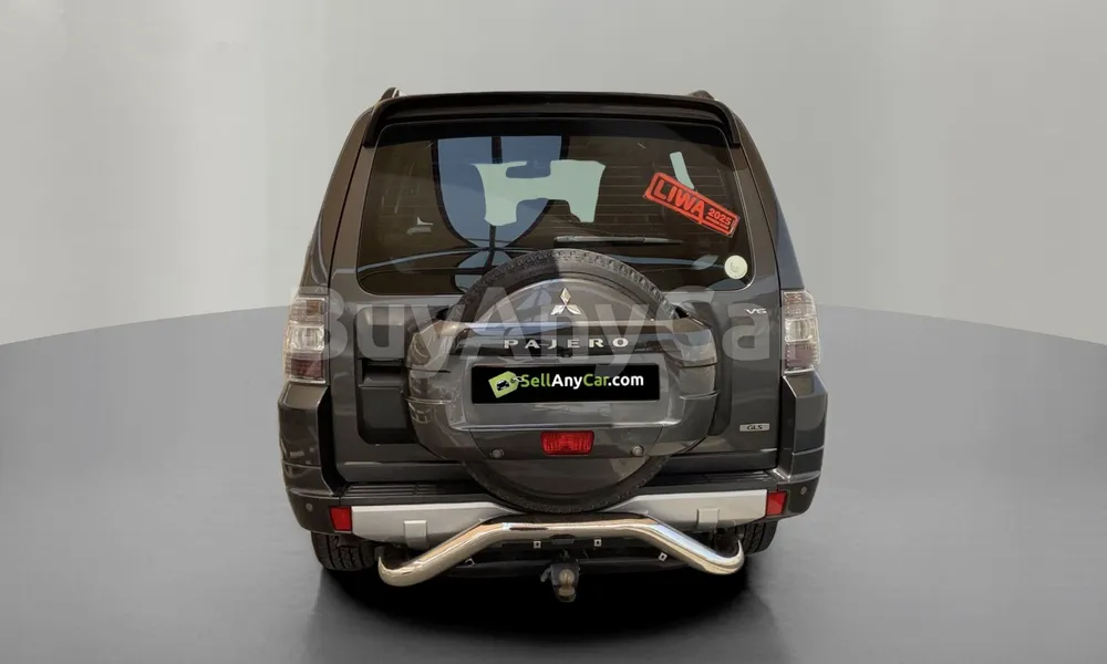 Vehicle photo 2
