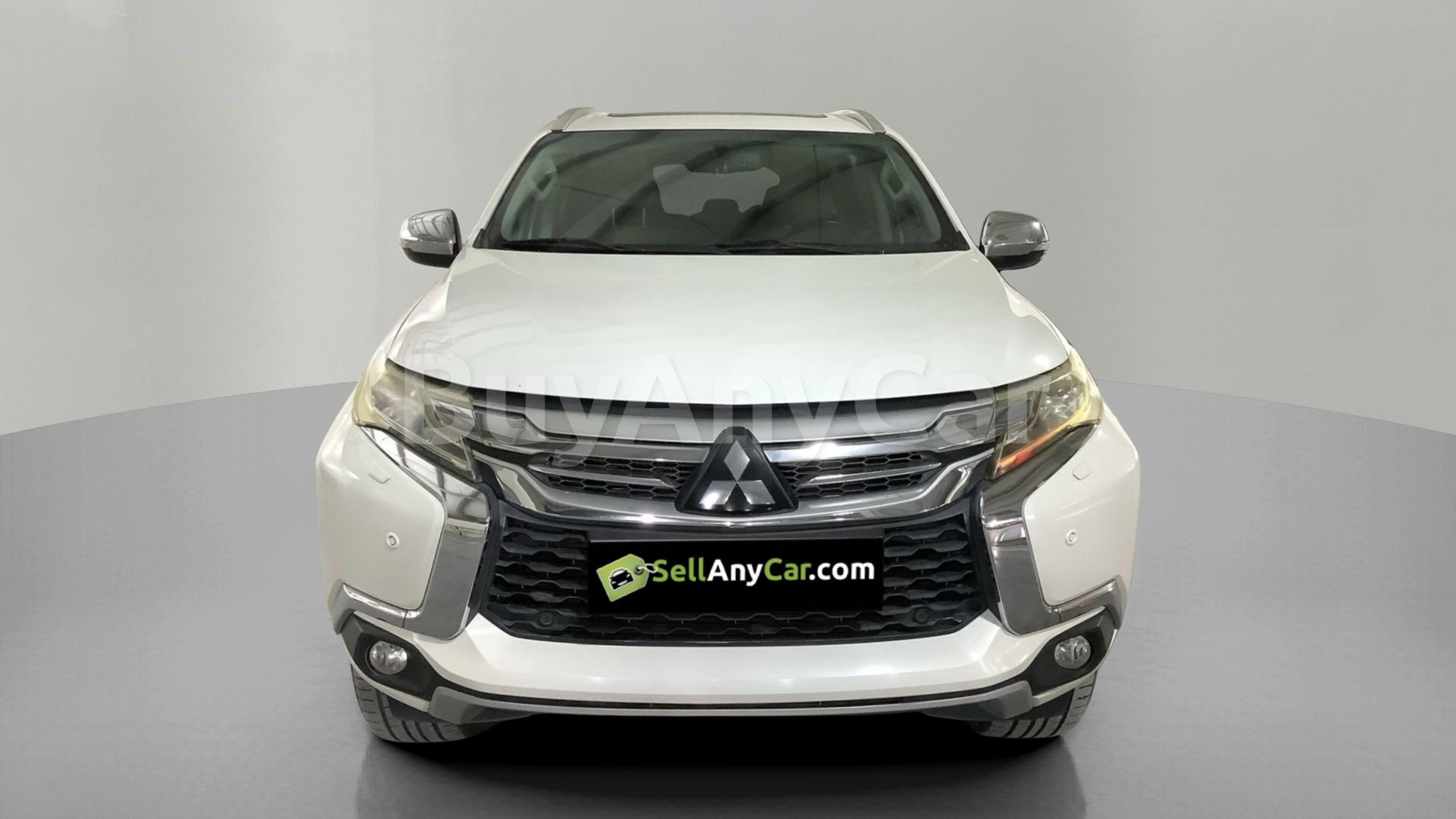 2017 Mitsubishi Montero