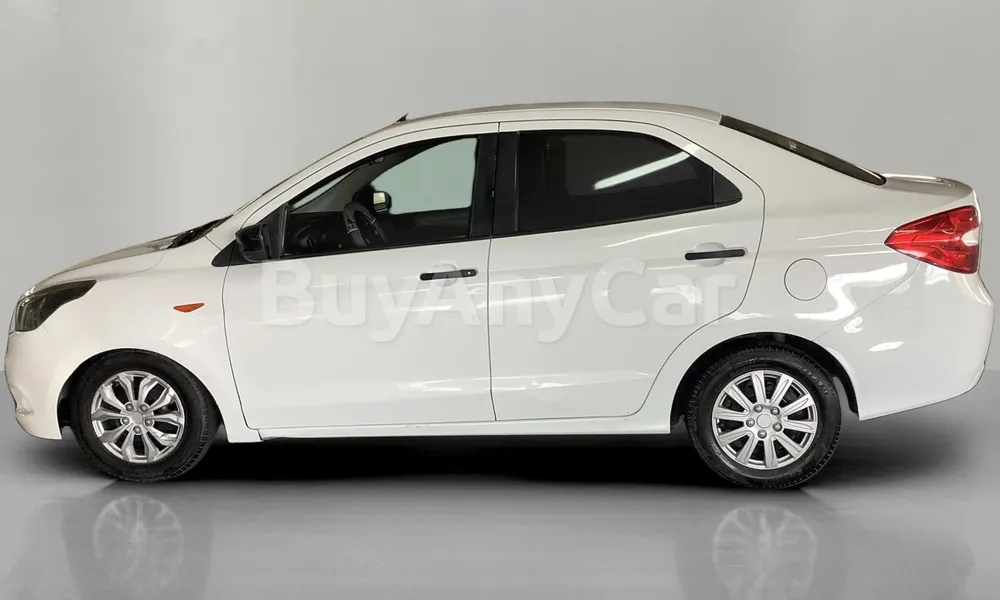 Vehicle photo 4