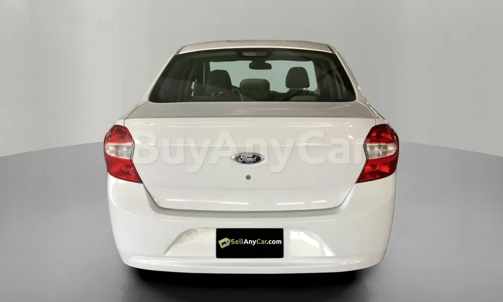 Vehicle photo 2