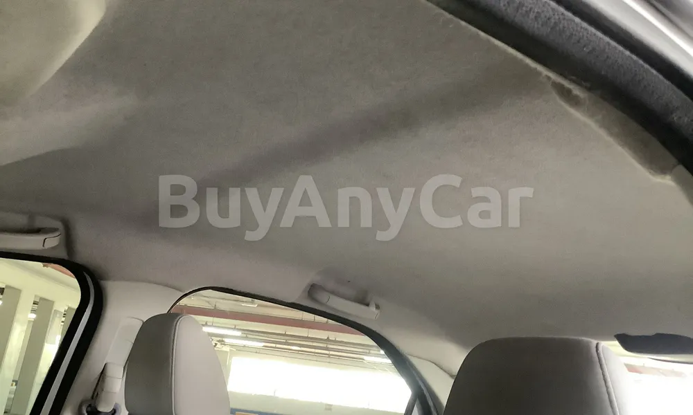 Vehicle photo 9