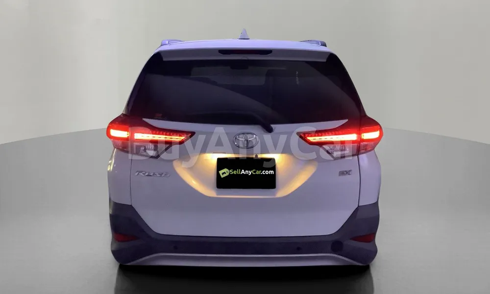 Vehicle photo 2