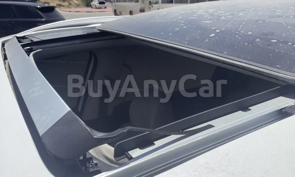 Vehicle photo 6