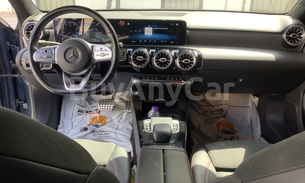 Vehicle photo 8