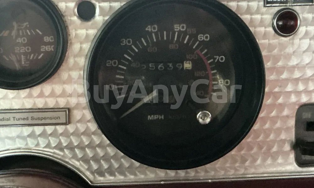 Vehicle photo 7