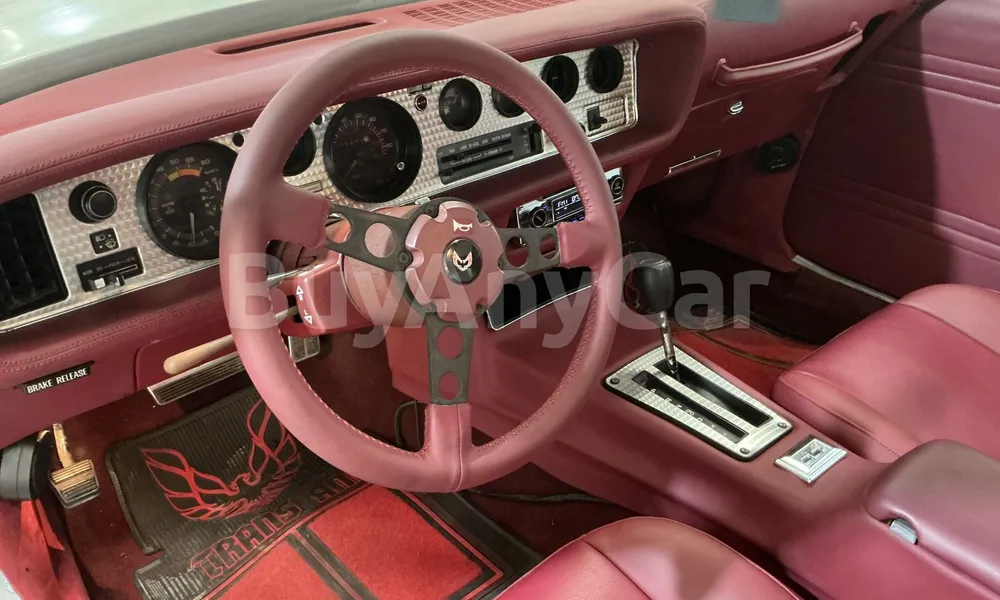 Vehicle photo 8