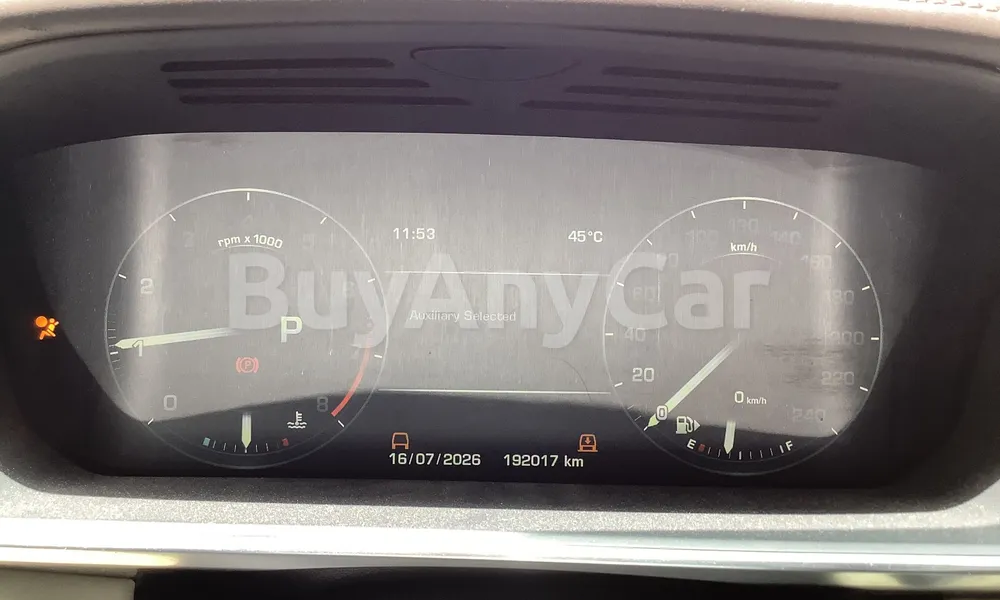 Vehicle photo 6