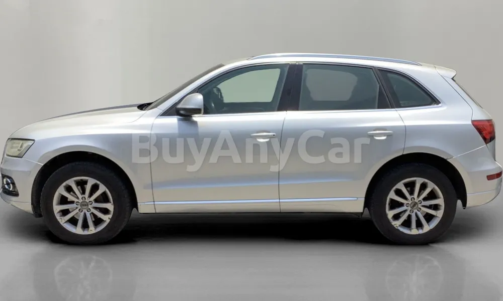 Vehicle photo 3