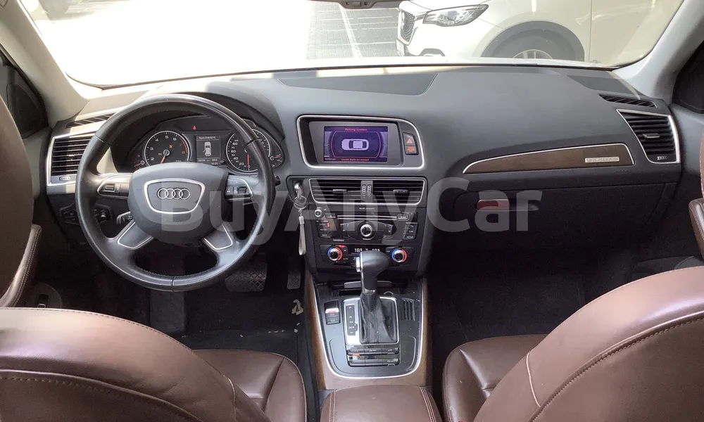 Vehicle photo 7