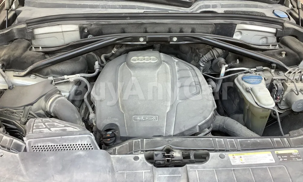 Vehicle photo 8