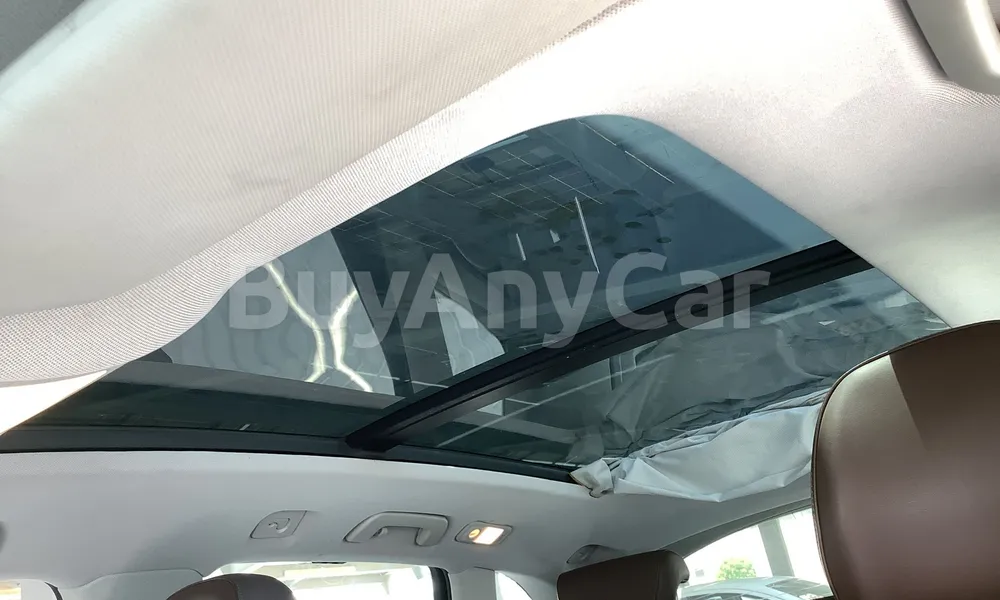 Vehicle photo 9