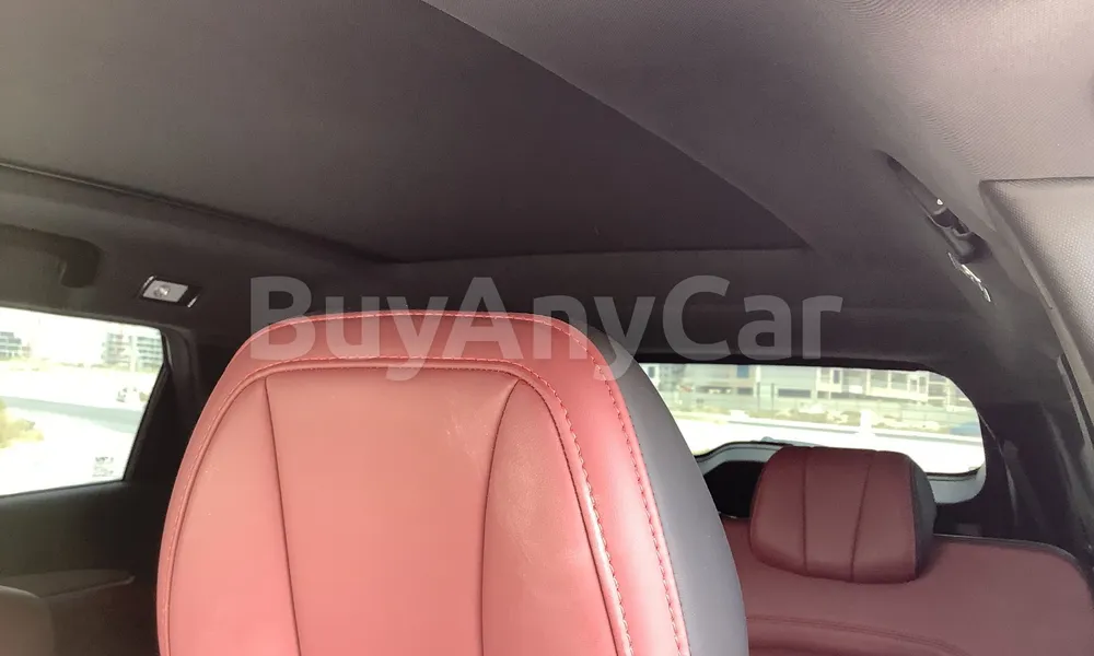 Vehicle photo 7