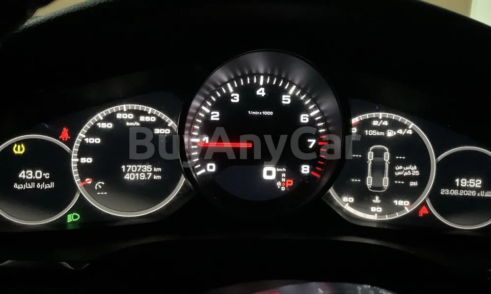 Vehicle photo 8