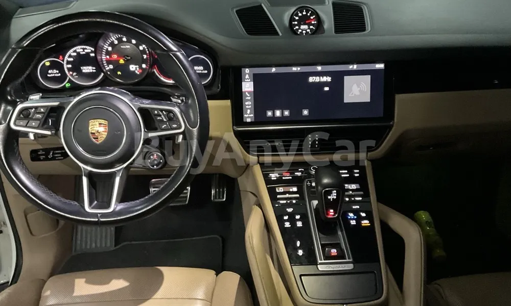 Vehicle photo 7
