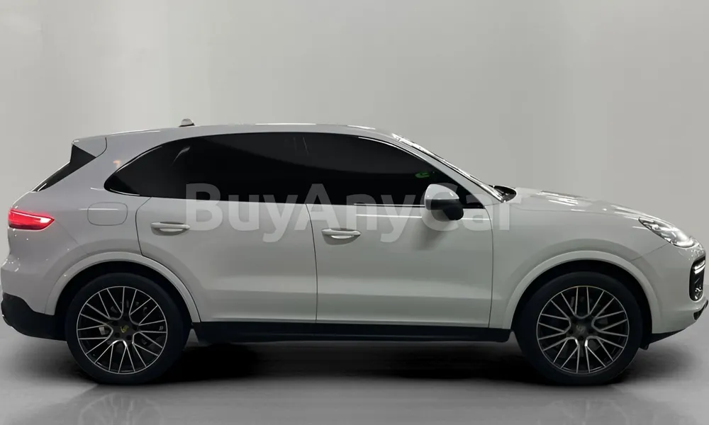 Vehicle photo 3