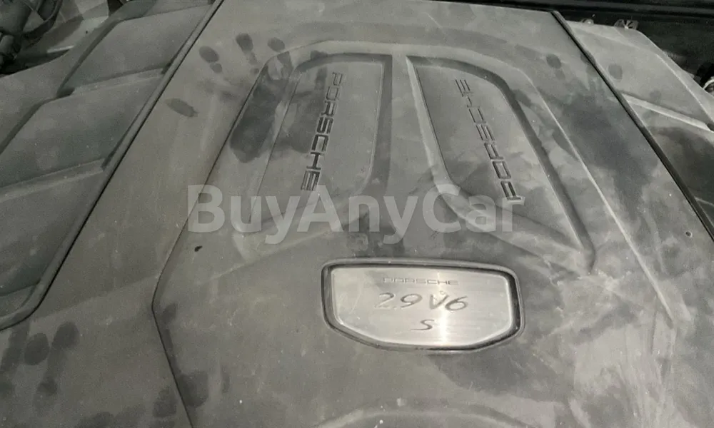 Vehicle photo 6