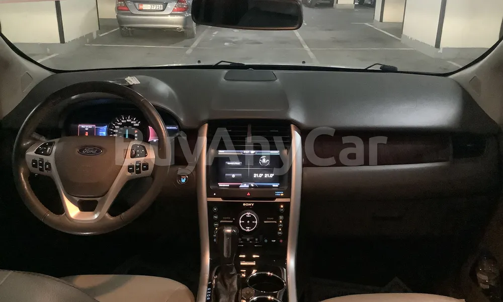 Vehicle photo 8
