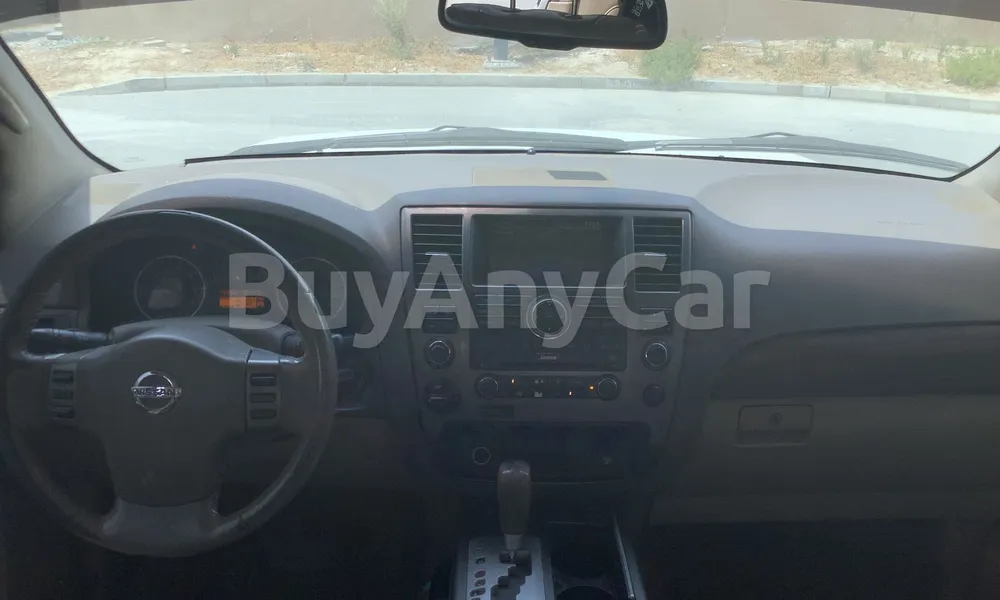Vehicle photo 9