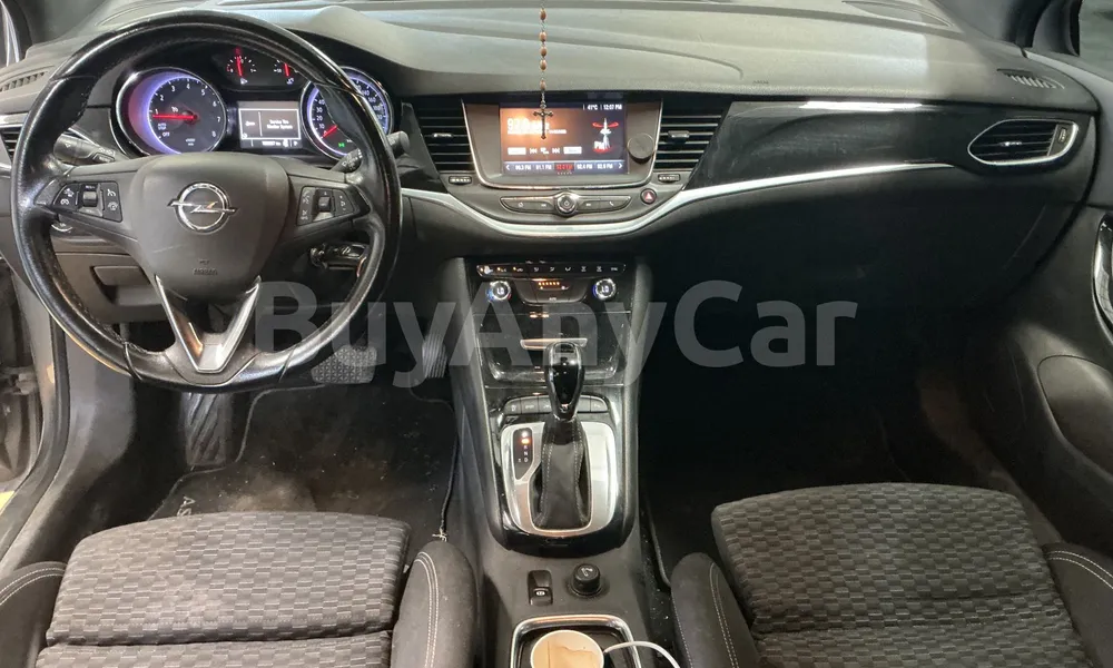 Vehicle photo 6