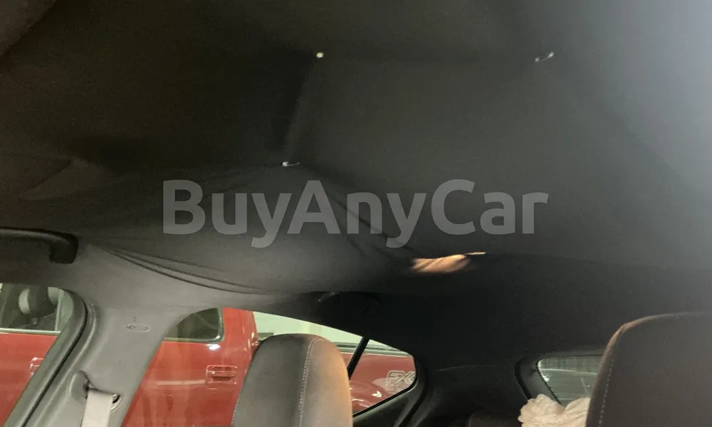 Vehicle photo 9