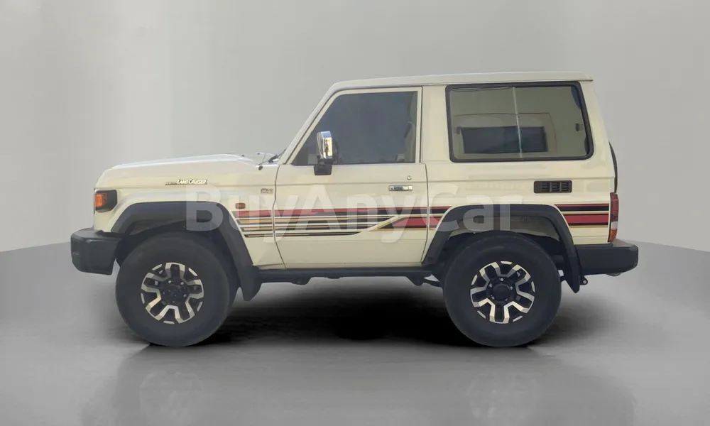 Vehicle photo 4