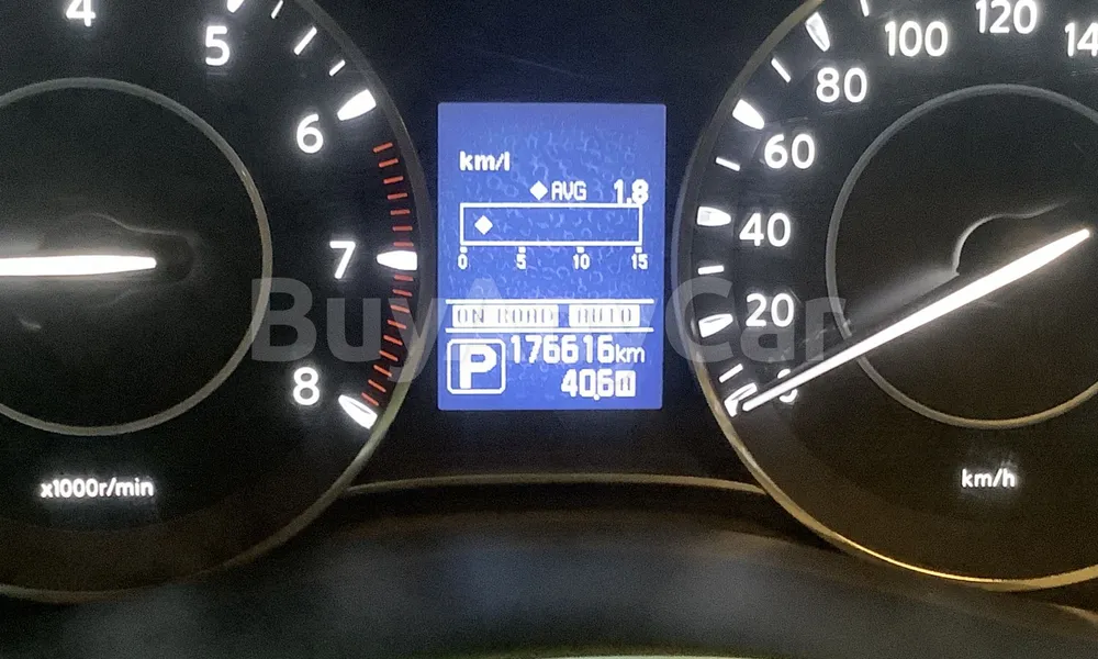 Vehicle photo 6