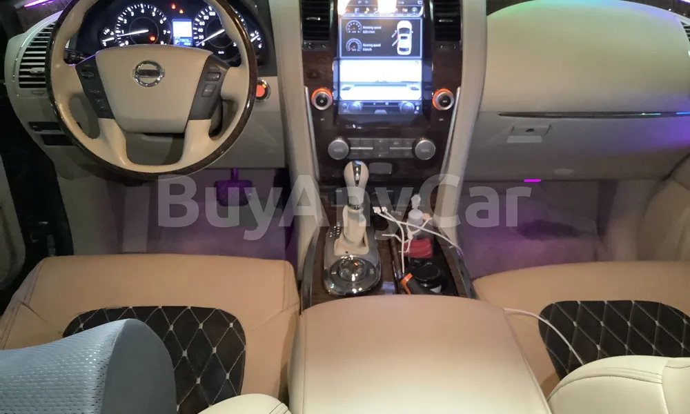 Vehicle photo 9