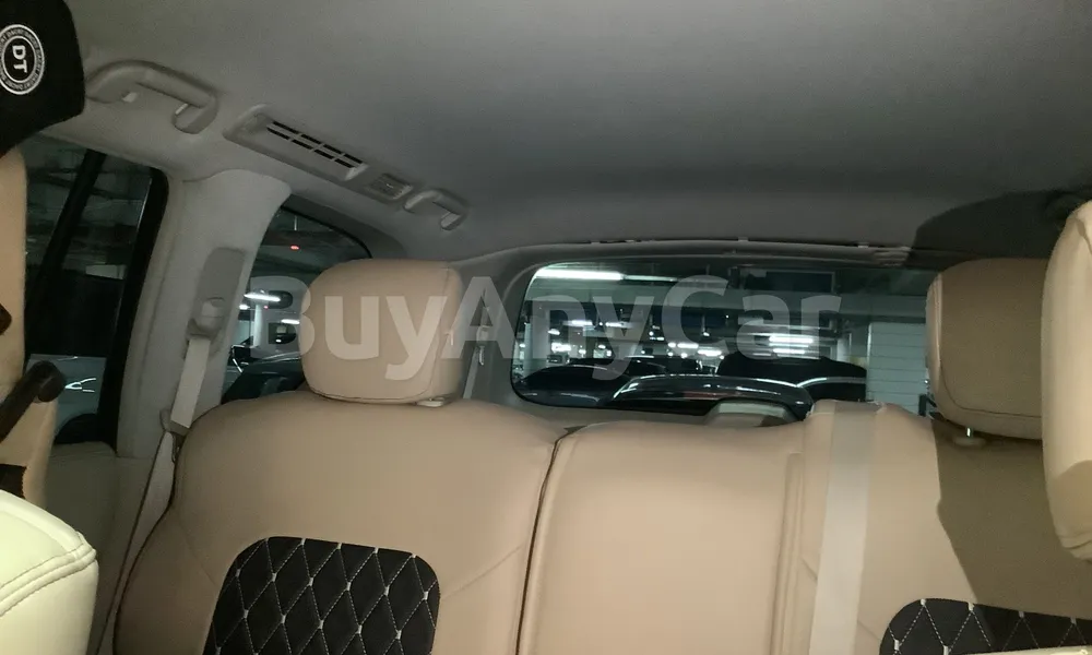 Vehicle photo 7