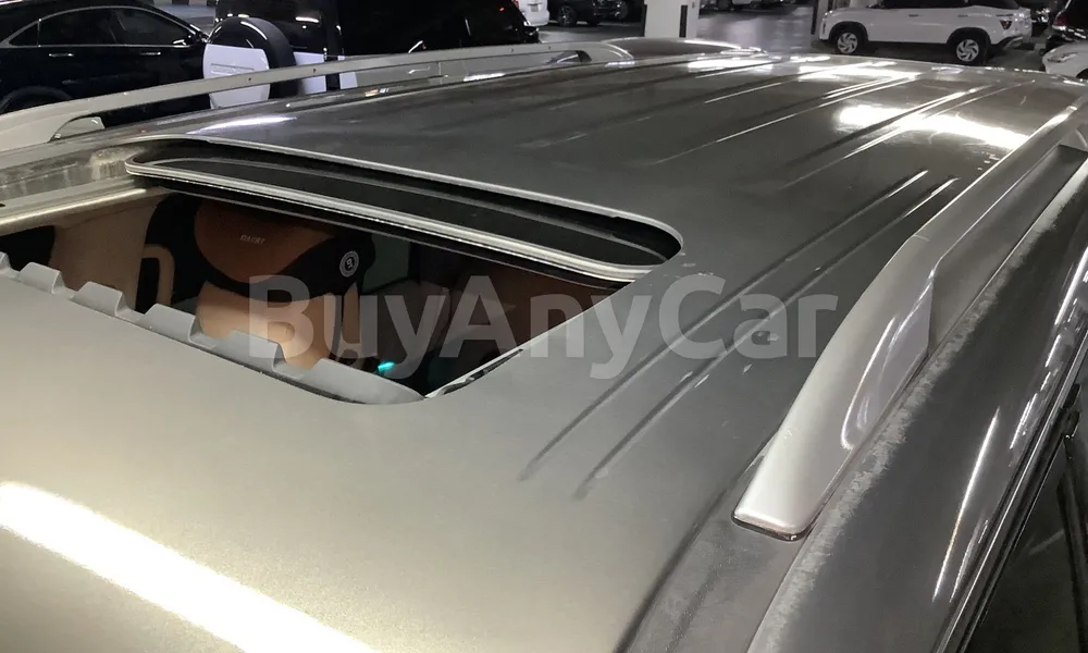 Vehicle photo 8