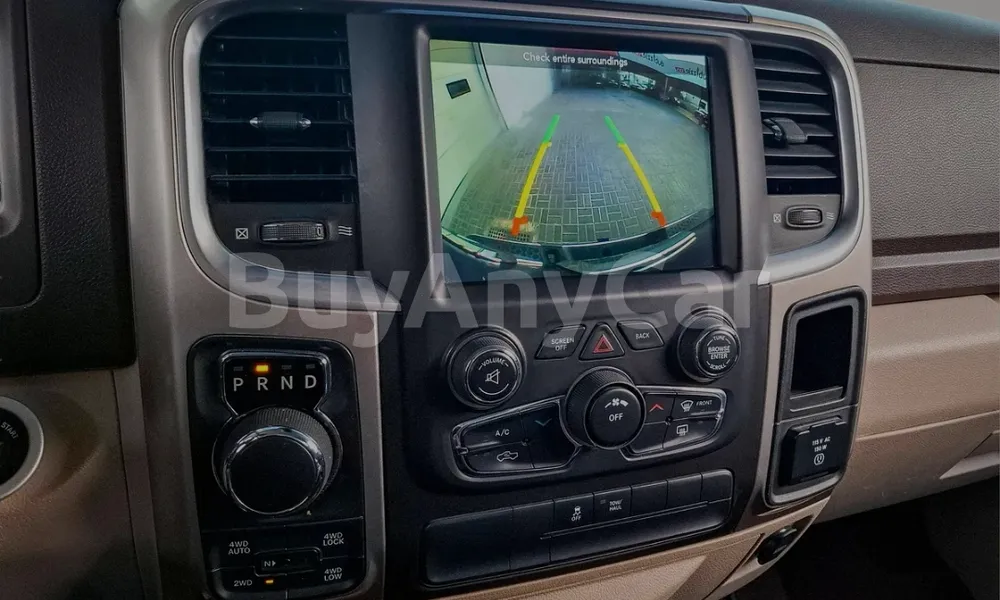 Vehicle photo 4