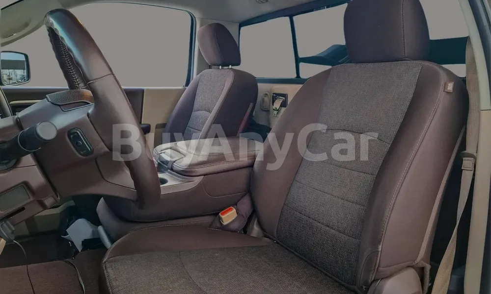 Vehicle photo 5