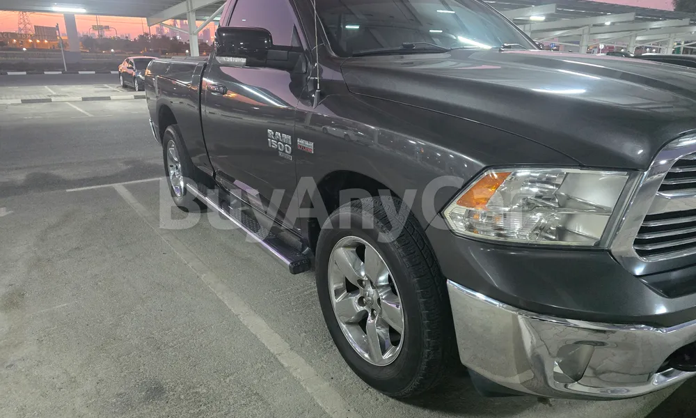 Vehicle photo 3