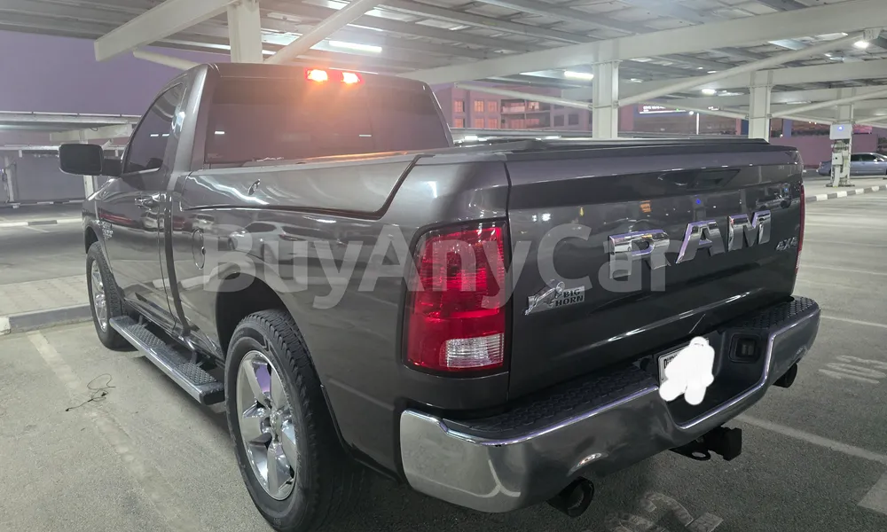 Vehicle photo 6
