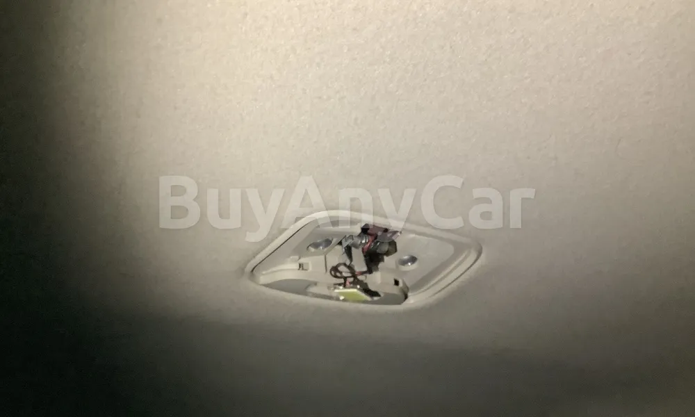 Vehicle photo 8