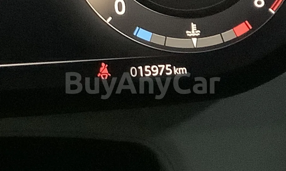 Vehicle photo 9