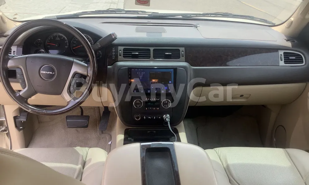 Vehicle photo 7