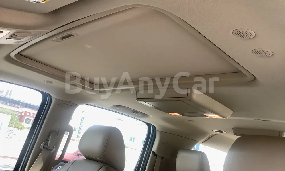Vehicle photo 9