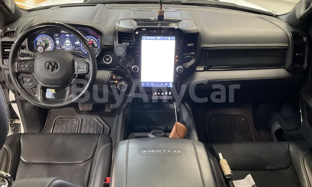 Vehicle photo 8