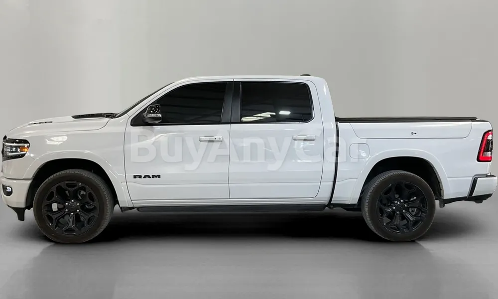Vehicle photo 5