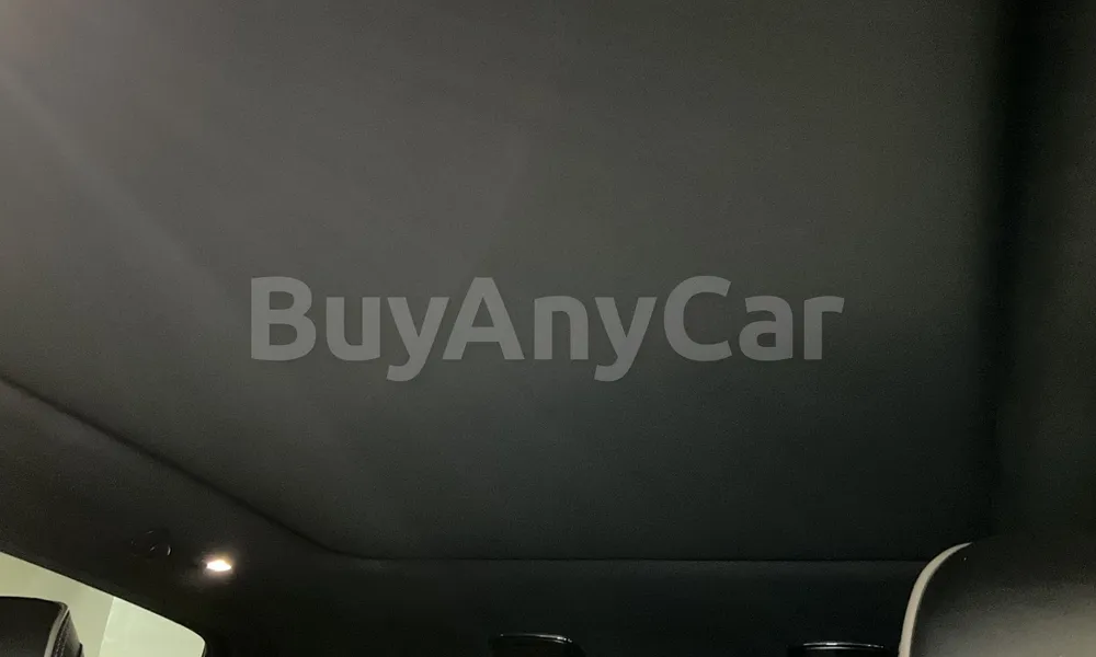 Vehicle photo 9