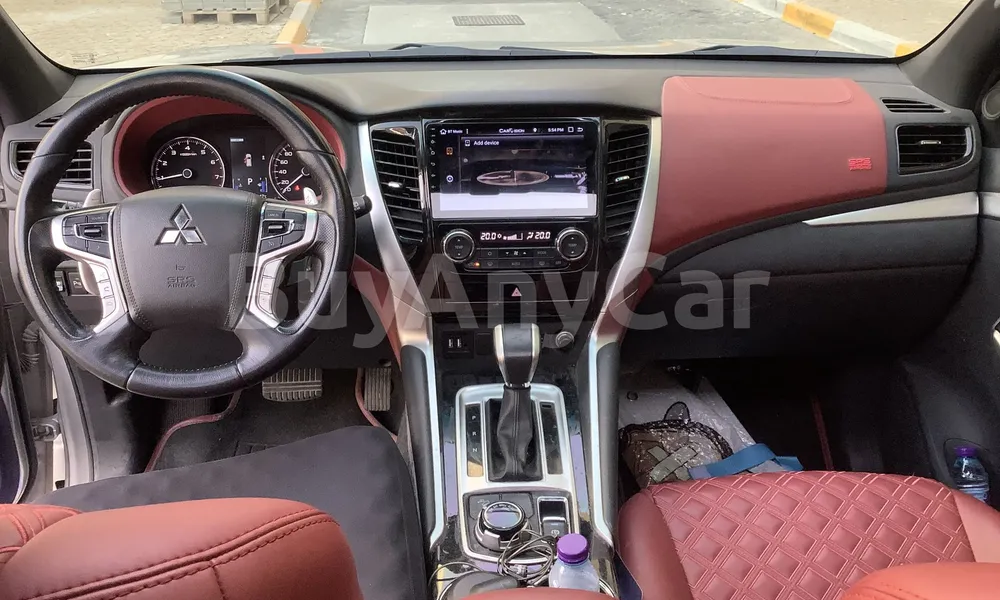 Vehicle photo 8