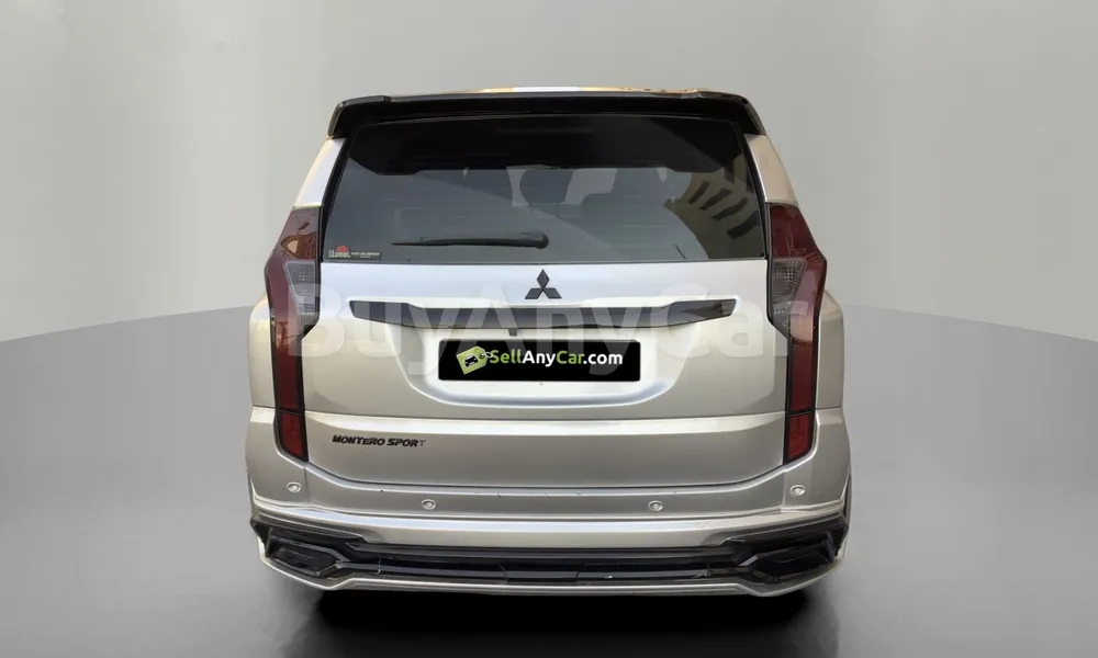 Vehicle photo 2