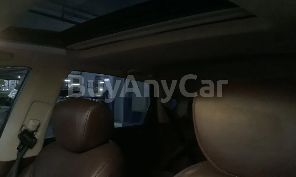 Vehicle photo 7
