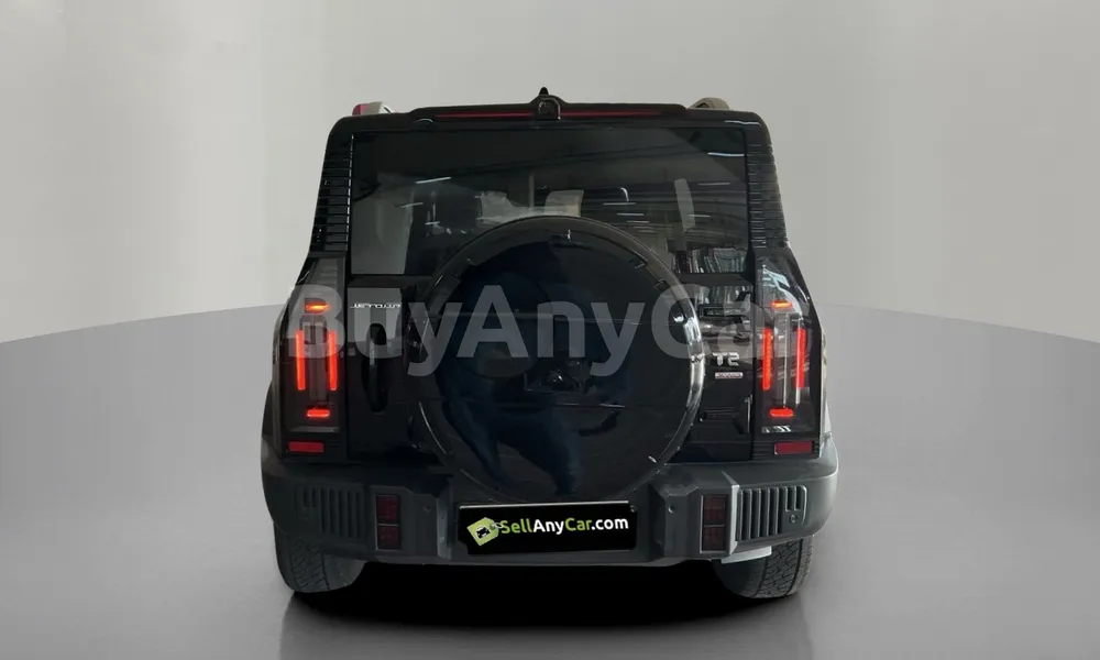 Vehicle photo 2