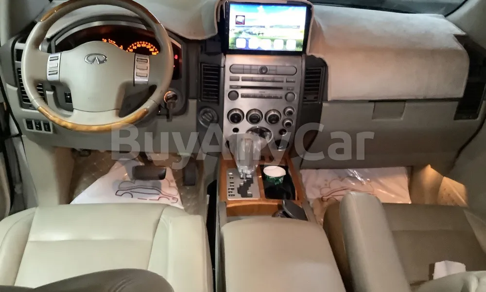 Vehicle photo 8