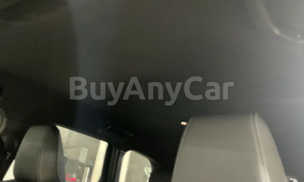 Vehicle photo 8