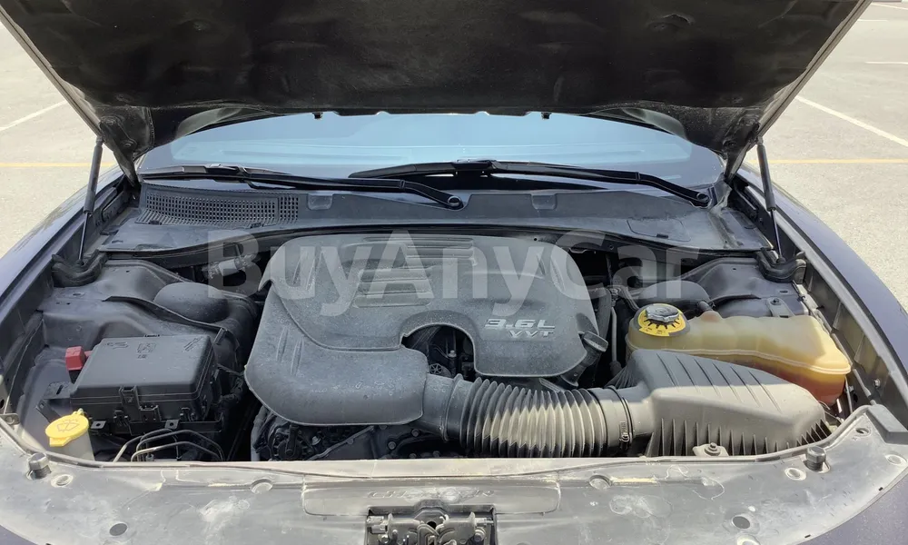 Vehicle photo 6